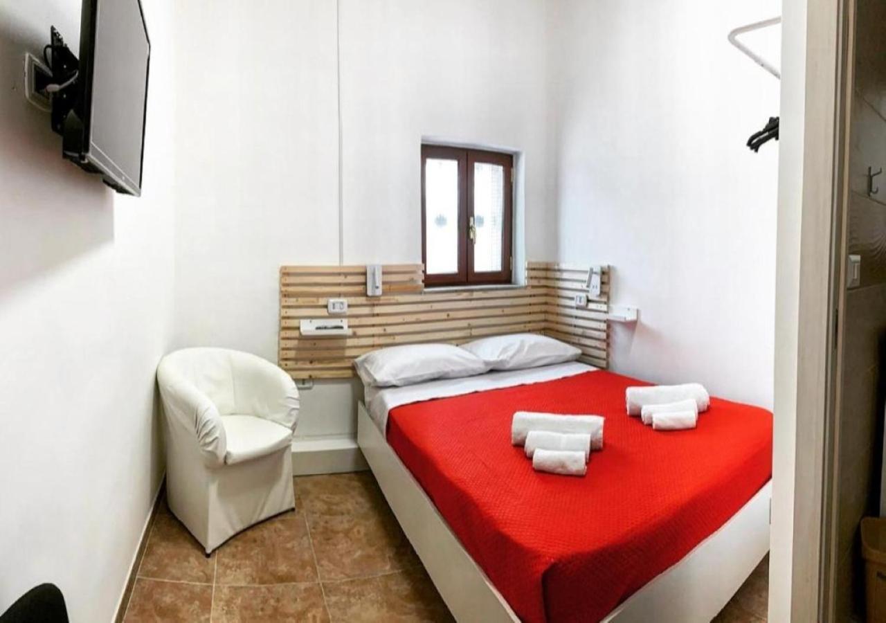 Miris Home Fast And Comfortable With Self Check In 8 Minutes Walk Near Naples Airport Екстер'єр фото