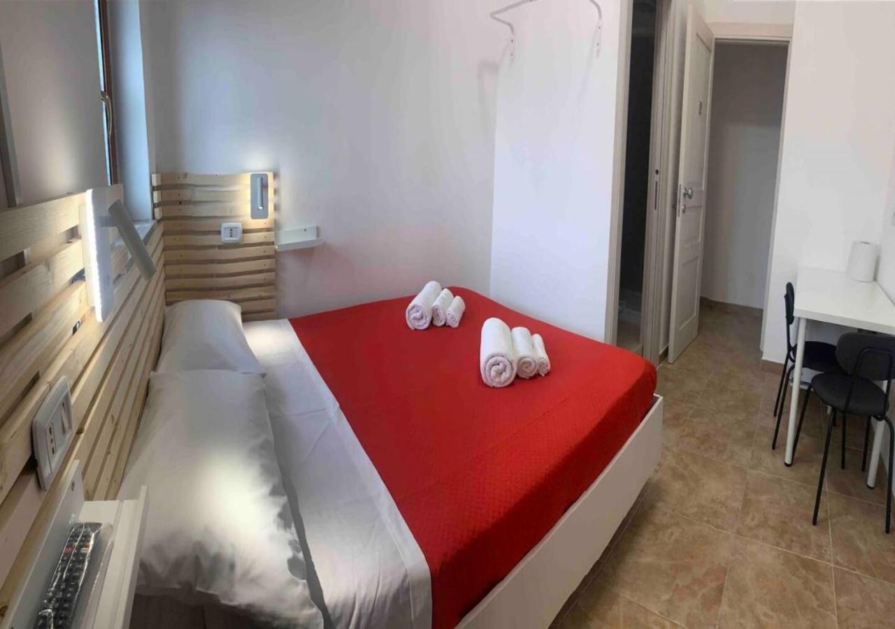 Miris Home Fast And Comfortable With Self Check In 8 Minutes Walk Near Naples Airport Екстер'єр фото