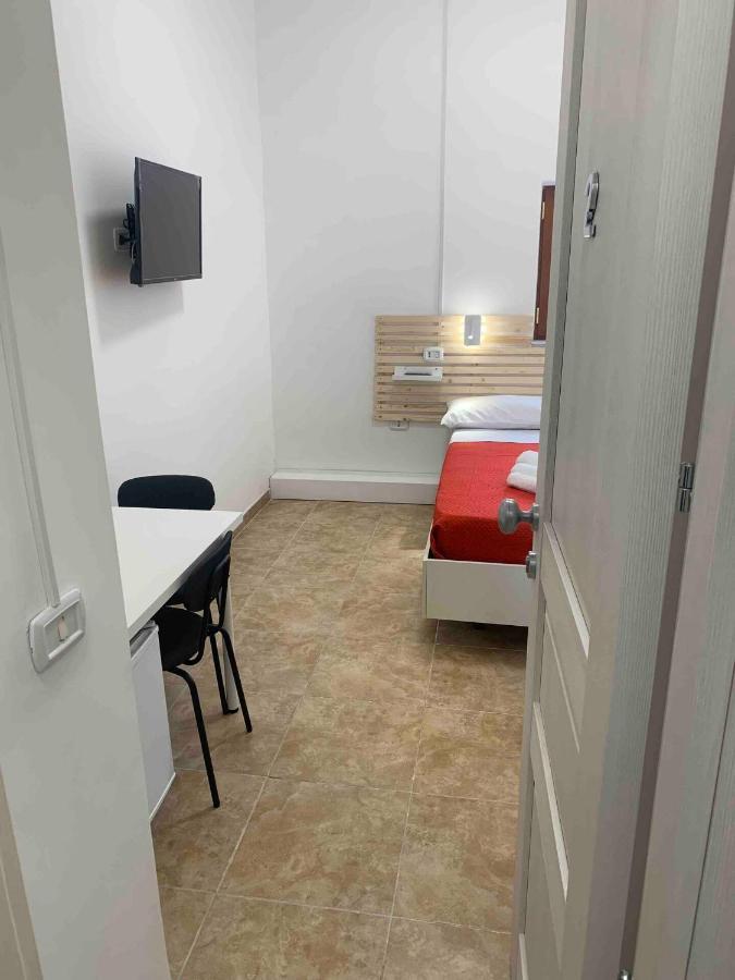 Miris Home Fast And Comfortable With Self Check In 8 Minutes Walk Near Naples Airport Екстер'єр фото