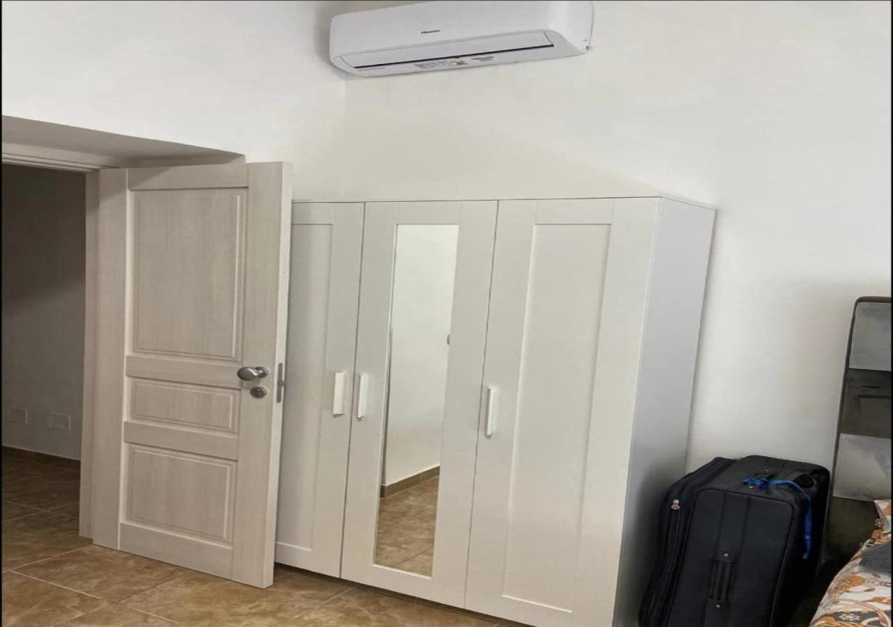 Miris Home Fast And Comfortable With Self Check In 8 Minutes Walk Near Naples Airport Екстер'єр фото
