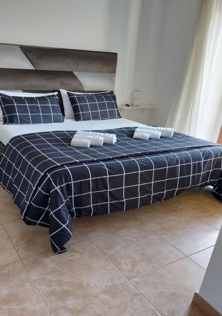 Miris Home Fast And Comfortable With Self Check In 8 Minutes Walk Near Naples Airport Екстер'єр фото